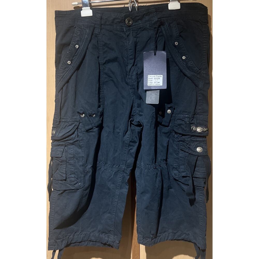 Men’s D. G. Wangzi Blue Cargo Shorts, Size 32 NEW WITH TAGS - AWESOME!